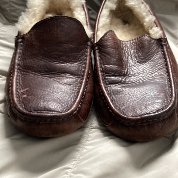 UGG Slippers - Picture 6 of 10